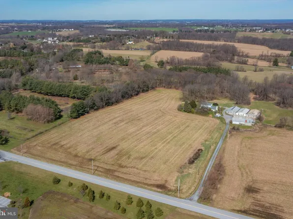 462 Woodview Rd, West Grove, PA 19390