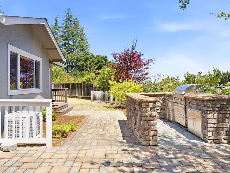 930 Sousa Dr — Photo 35