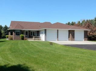 9310 Forest Dr, Bismarck, ND 58503