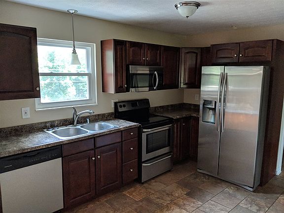 2nd image of 1791 Holly Ct