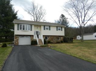 188 Jean Dr, Brodheadsville, PA 18322