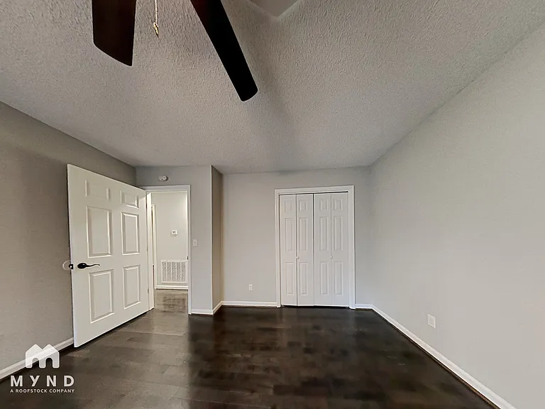 1021 Medina Dr — Photo 21