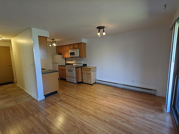 3rd image of 704 Idlewood Blvd #704