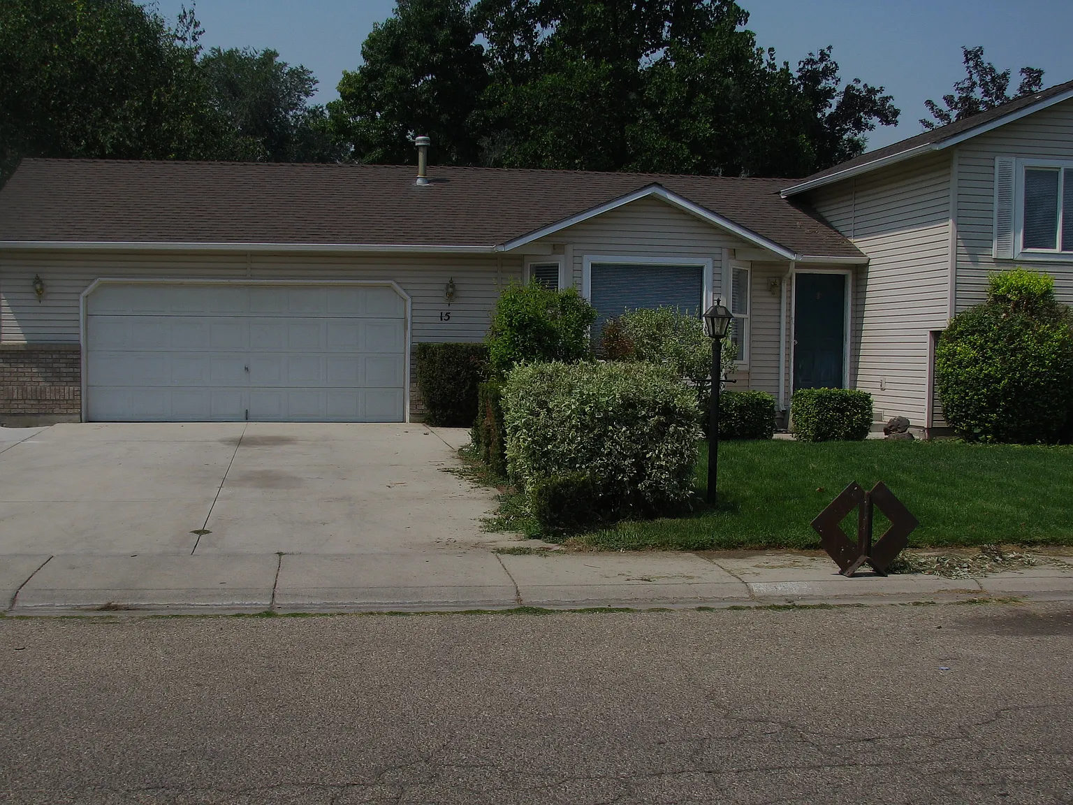 5 bed, 1928 sqft, $2,500 — Photo 2