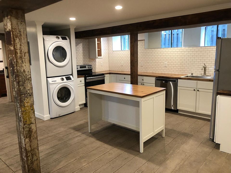 1st image of 203 E Broadway St #2