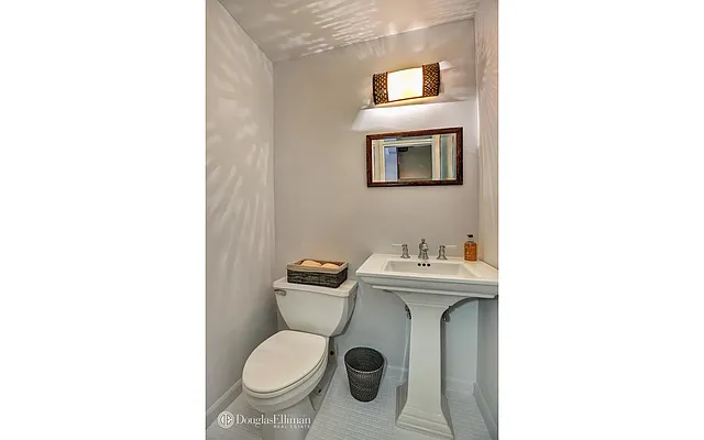 Sold by Douglas Elliman | media 21