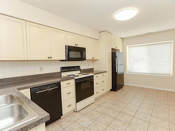 3rd image of 3818 Clipper Bay Dr