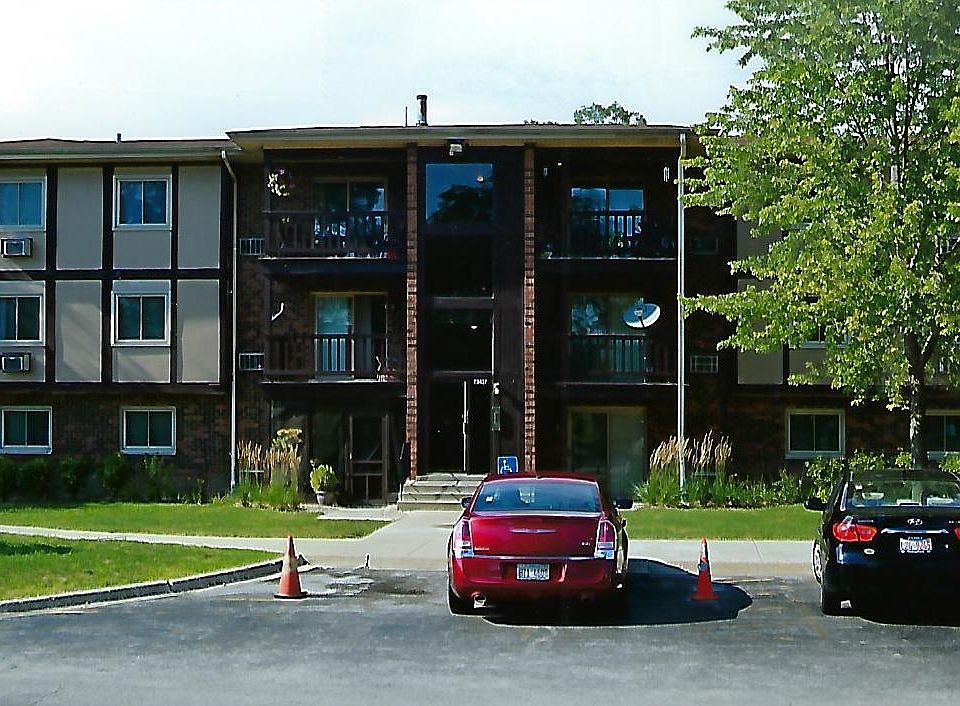23437 Western Ave - C-Building Front Enterance