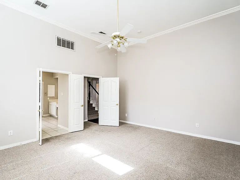 4420 Vanderpool Dr — Photo 10