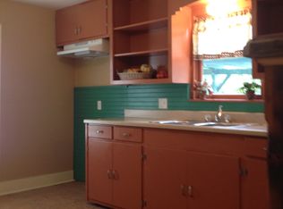 1112 W 3rd St, Taylor, TX 76574