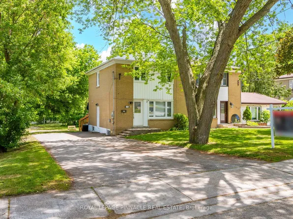 11 Elizabeth St, Markham, ON L3P 2B3