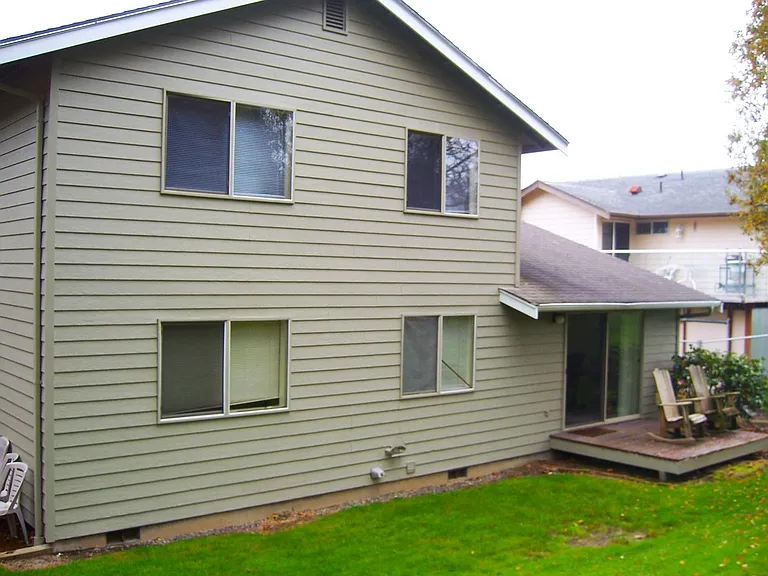 2224 Michigan St — Photo 10