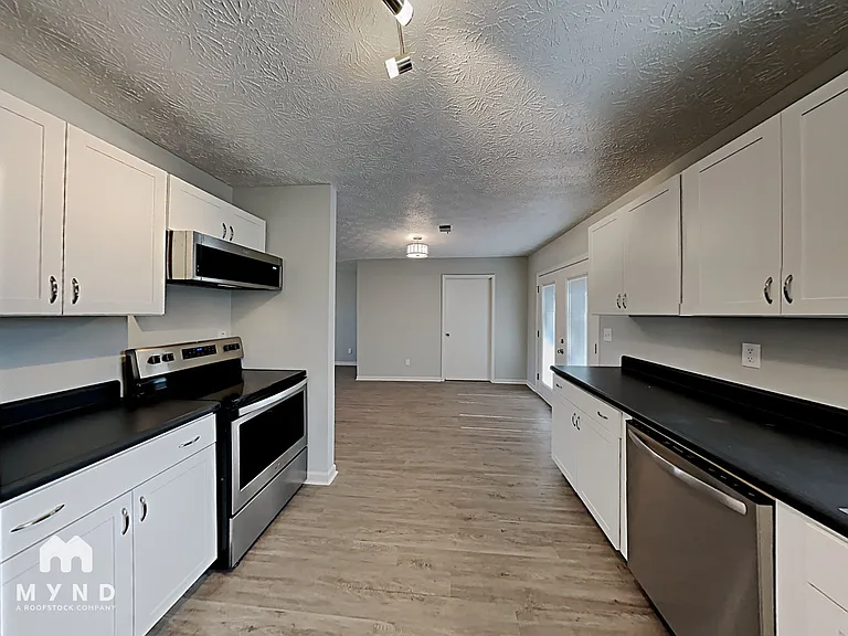 115 Carver St — Photo 4