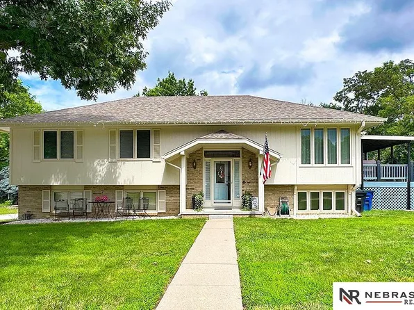 2205 S 161st Cir, Omaha, NE 68130