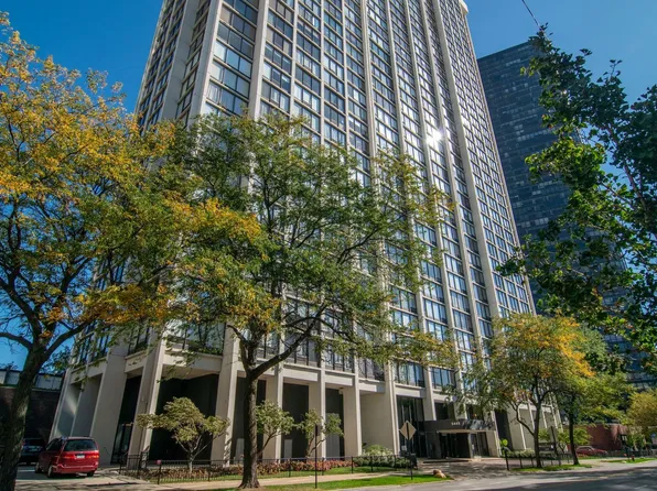 5445 N Sheridan Rd, Chicago, IL