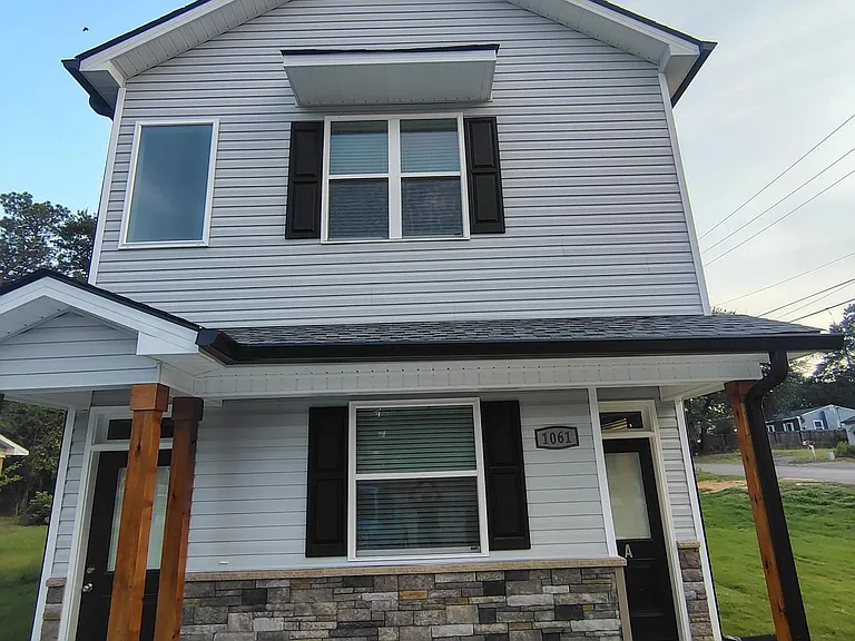 1061 Pinecrest Ave NW #B — Photo 1