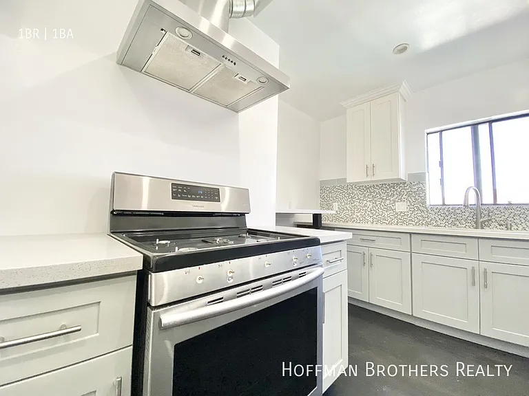 1830 S Cloverdale Ave #4 — Photo 3