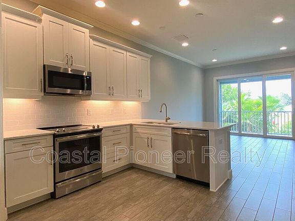 5th image of 4010 Rocky Shores Dr