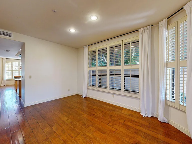 8100 E Camelback Rd #39 — Photo 7
