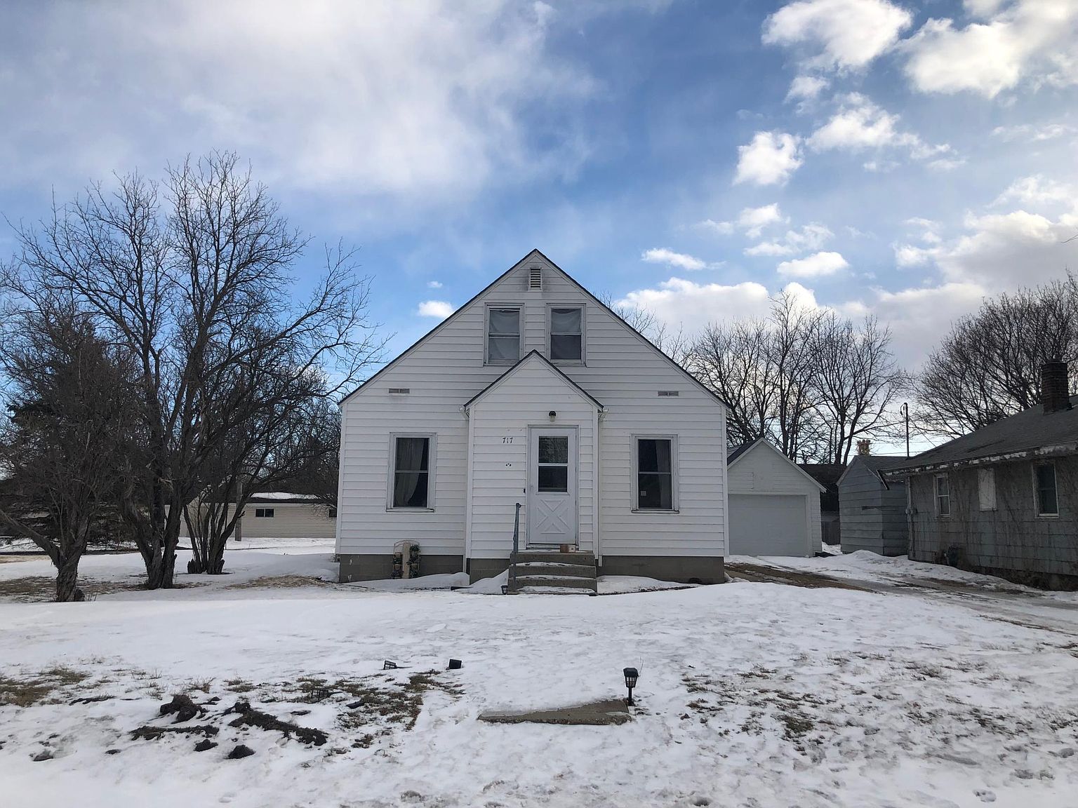 717 12th Ave, Clarkfield, MN 56223 Zillow