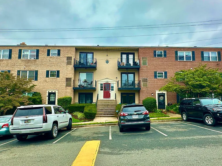 436 N Armistead St #T2 — Photo 1
