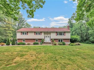 33 Richards Dr, Monroe, CT 06468