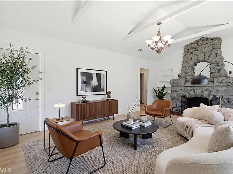 1108 Palm Ln — Photo 11