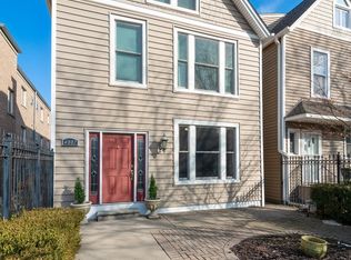 4887 N Ashland Ave, Chicago, IL 60640