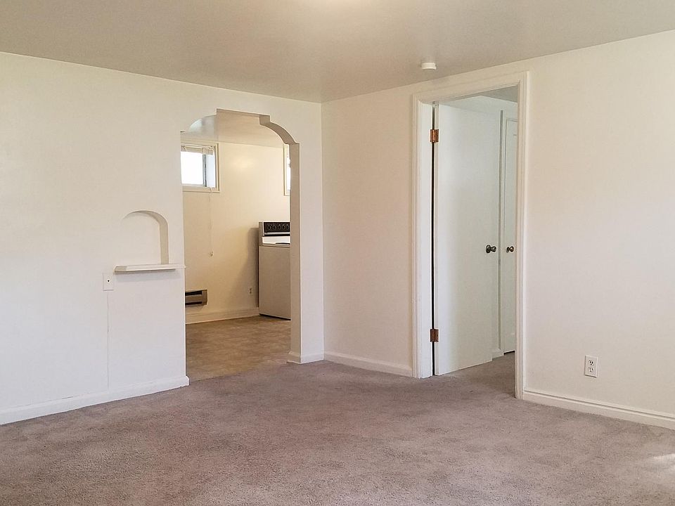 1st image of 253 S Lee Ave APT 1