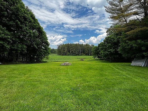 Amazing private back-yard 