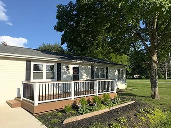 301 N Pleasant View St, Elmwood, IL 61529