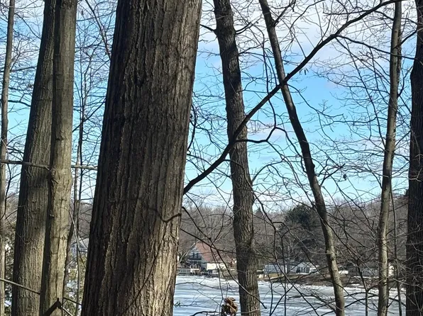 Tipsico Lake Rd, Holly, MI 48442