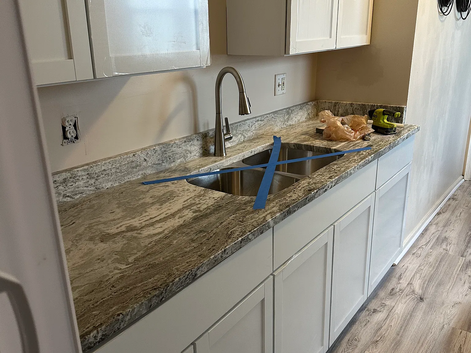 3 bed, 984 sqft, $1,400 — Photo 2