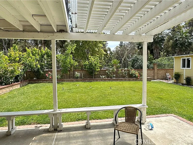 19178 Bel Air Dr — Photo 18