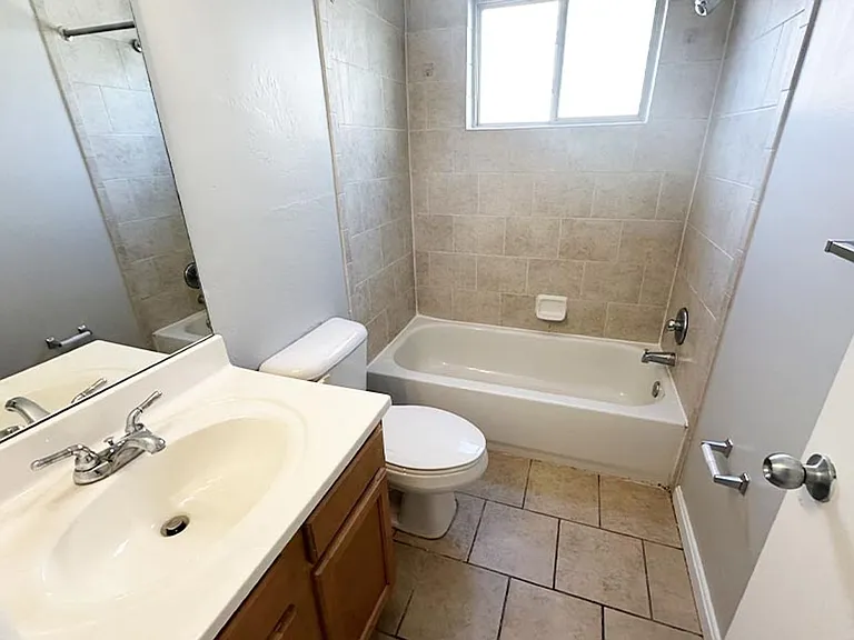 551 Lowell Ave — Photo 11