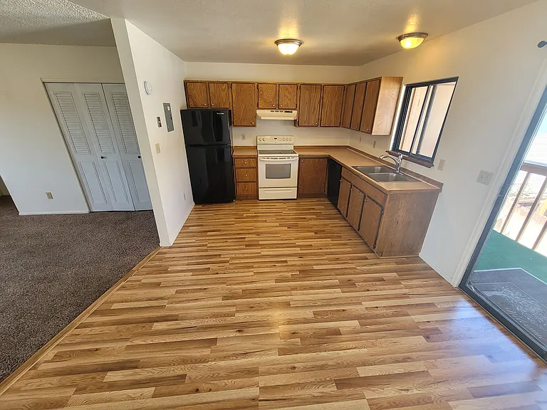1102 E Carolina Ave #8 — Photo 8