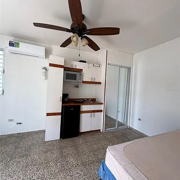 6B Avenue — Photo 9