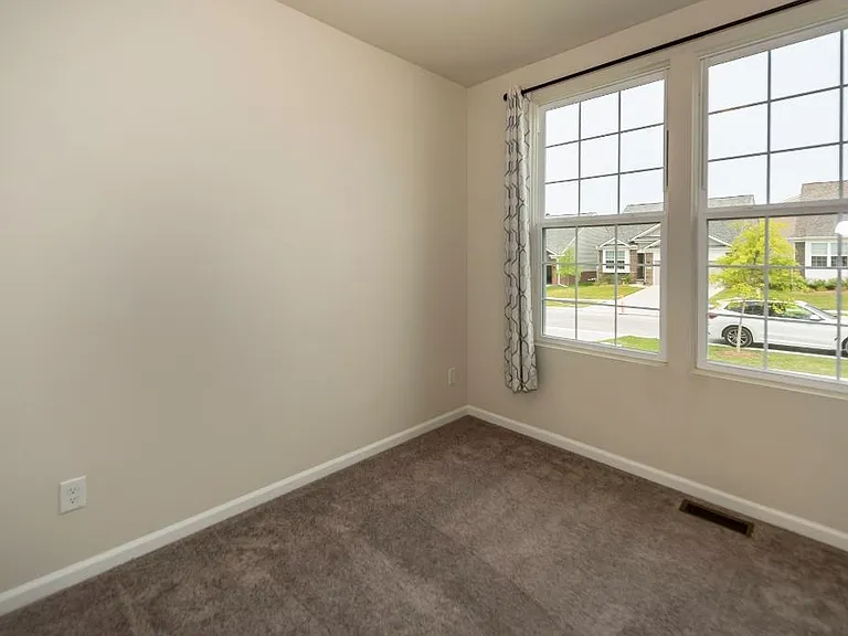 2801 Dillon Dr — Photo 5
