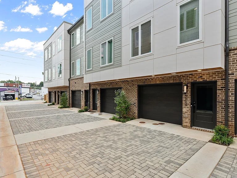 183 Moreland Ave SE #204 — Photo 26
