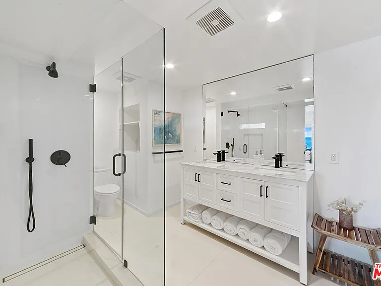 24928 Malibu Rd — Photo 41