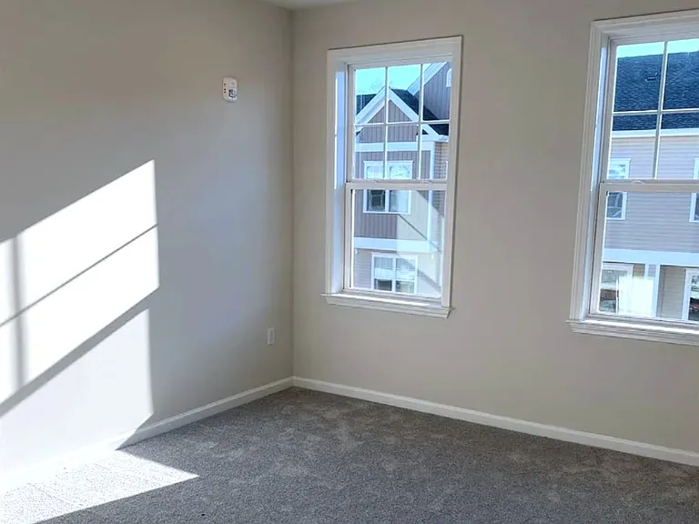 304 Dickson Ct — Photo 14