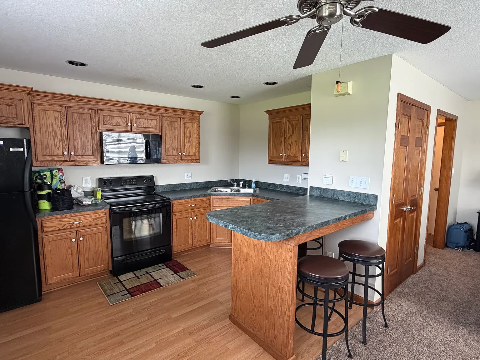 Studio, 750 sqft, $1,300 — Photo 1