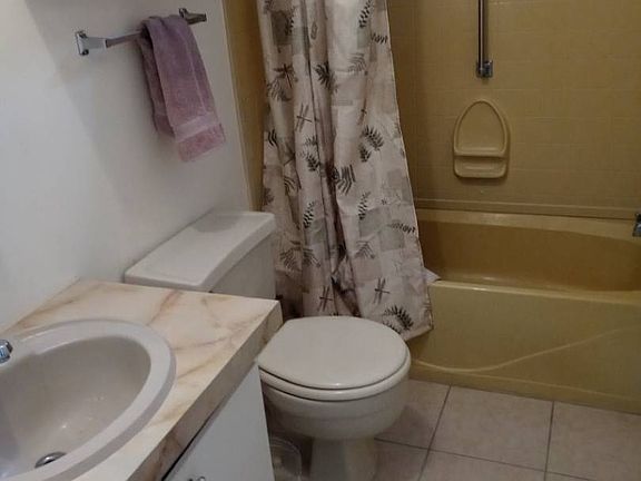 3rd image of 14464 Dalia Ave