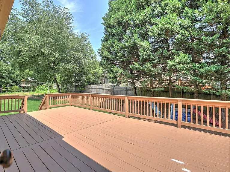 3237 Waldwick Way SE — Photo 28