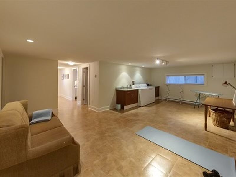 West Vancouver Apartment for rent - 4 Bedrooms — photo 6