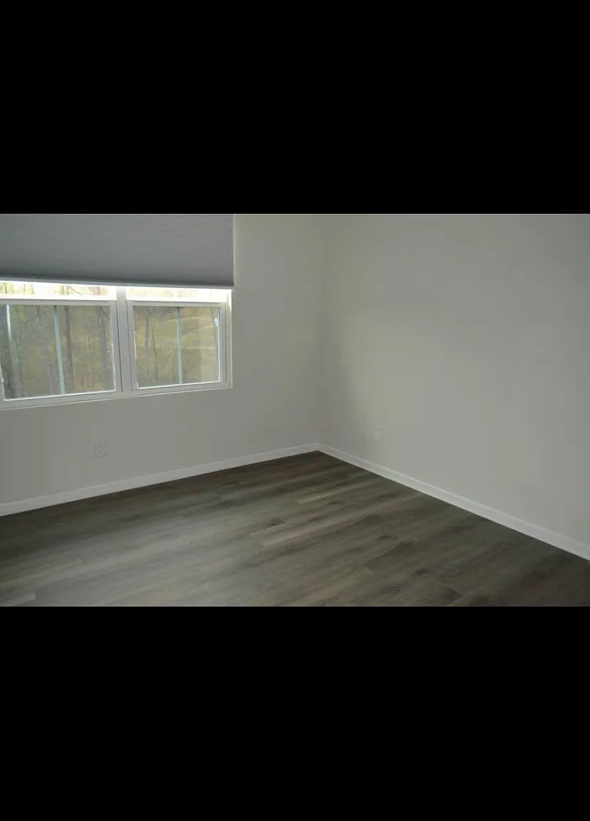 3 bed, 1280 sqft, $1,800 — Photo 2