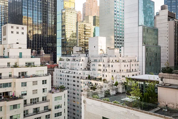 Rented by Compass | media 21