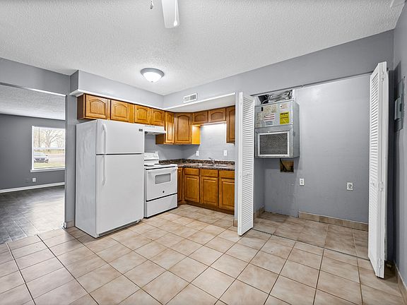 5th image of 1269 Stateline Rd APT 40