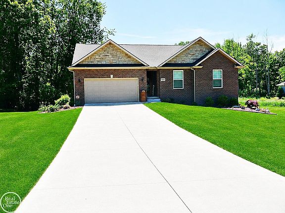3rd image of 1893 Suncrest Dr