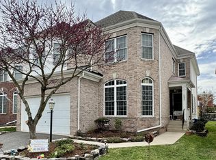 5642 Powers Ln, Centreville, VA 20120